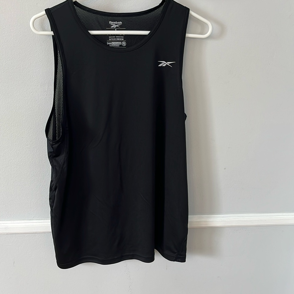 Large Reebok speedwick tank